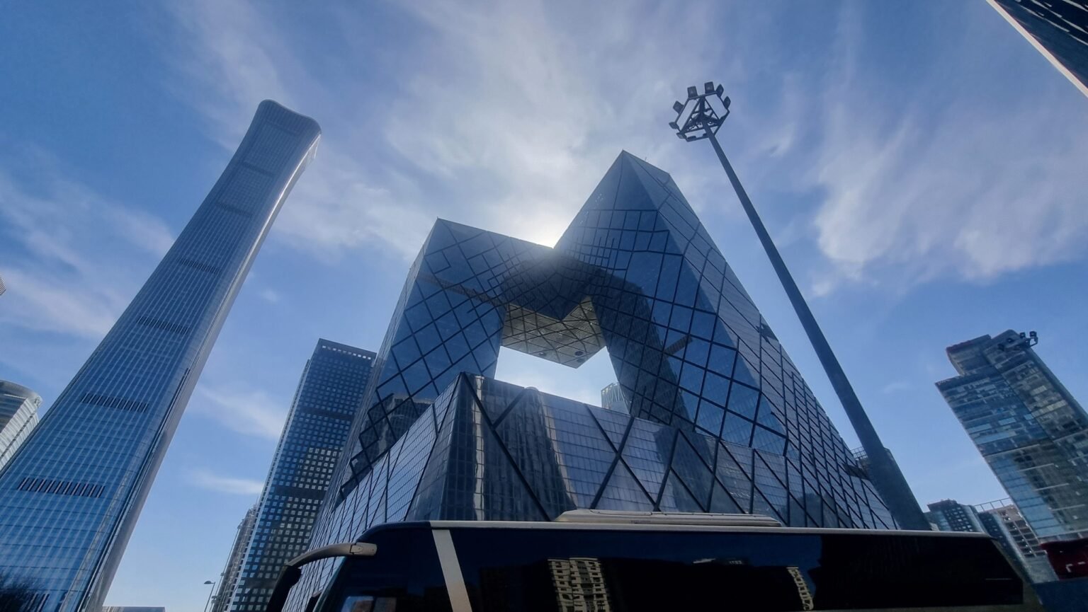 Chine : Des journalistes étrangers visitent les locaux de la chaîne de télé CGTN 