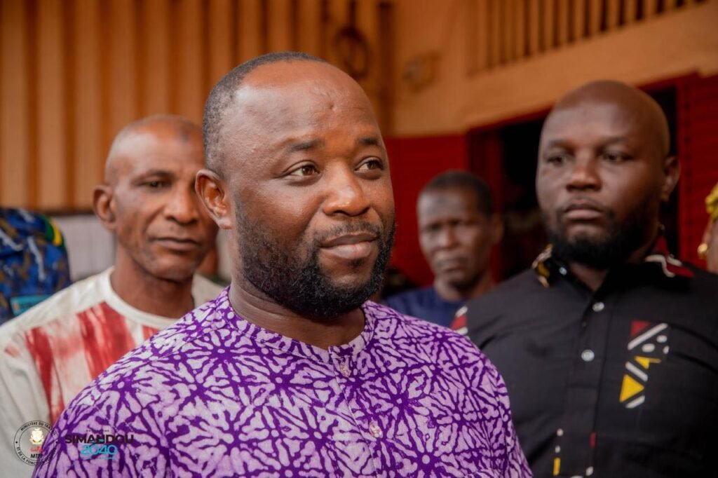 Le ministre de la fonction publique fait le constat : ‘’A Conakry, les gens ne trichent pas…Ils demandent des mutations en zones rurales’’