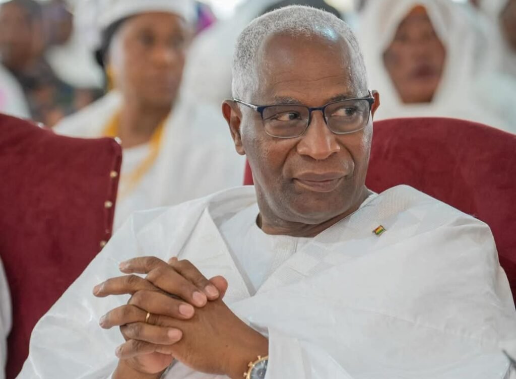 L’électricité dans tous les villages de la Guinée avant fin 2025 ? Le camp d’Alpha Condé attend Bah Oury au tournant