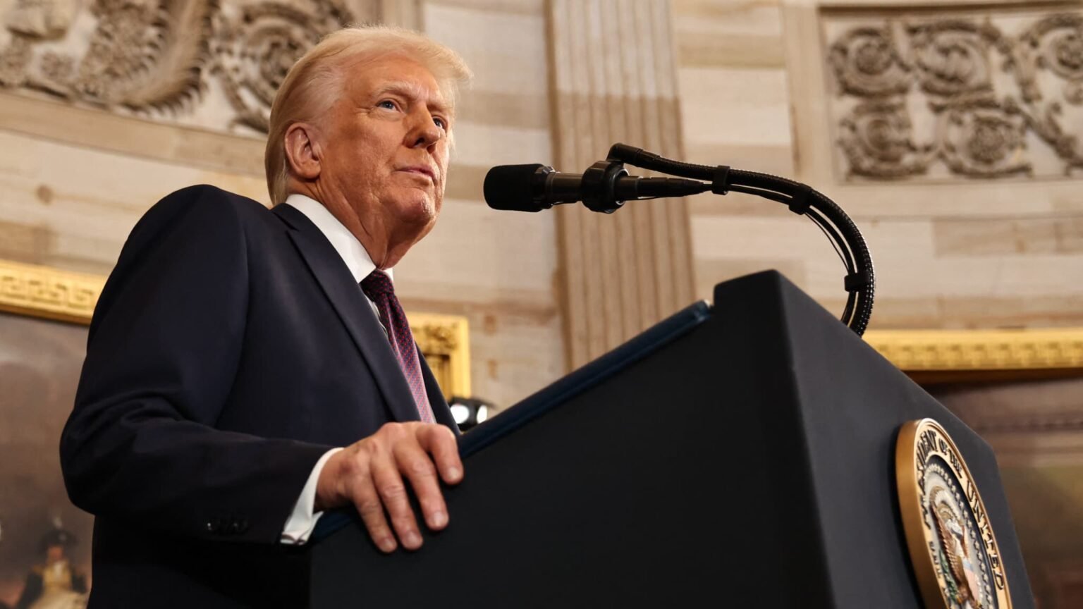 Trump dit “ne pas blaguer” sur la possibilité de briguer un 3è mandat