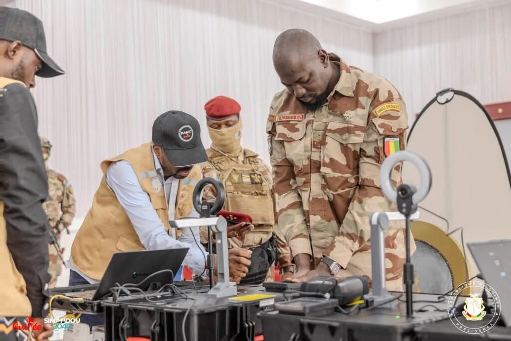 PN-RAVEC : le Général Mamadi Doumbouya montre l’exemple en s’enrôlant au Palais Mohammed V
