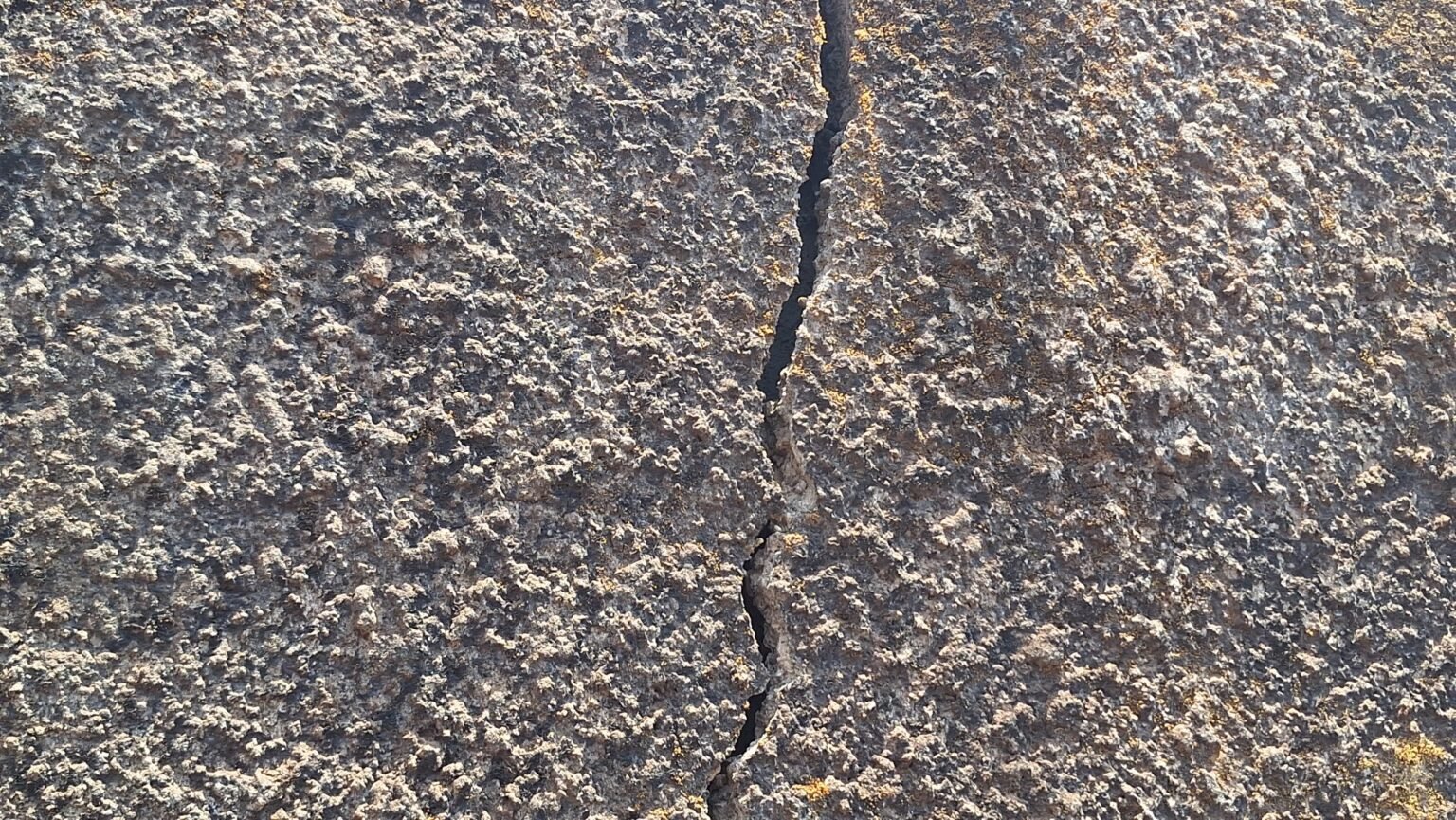 Sanoyah en alerte : des fissures dans les murs provoquent la peur des habitants