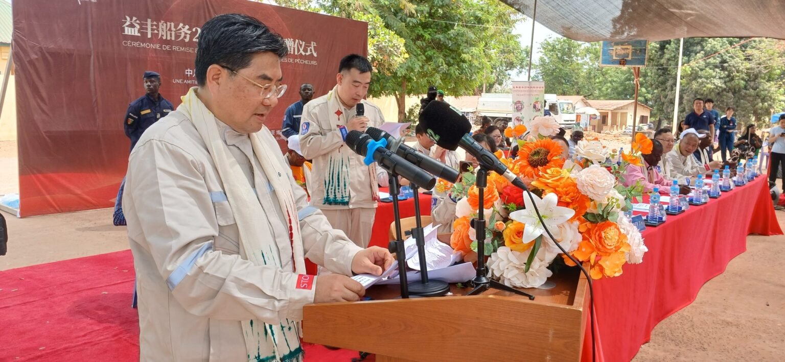 Boffa : Remise de dons par la société minière Yick Fung Shipping aux pêcheurs