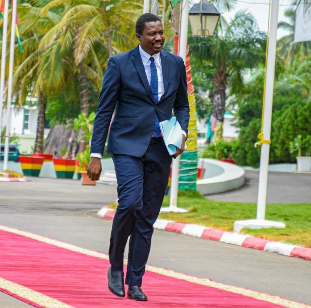 Guinée : l’ex-ministre Mamoudou Nagnalen signe son retour dans la gestion publique (décret)
