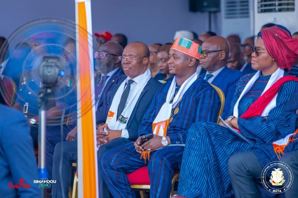 La Guinée à l’honneur du FEMUA : un hymne vibrant à la fraternité culturelle ivoiro-guinéenne