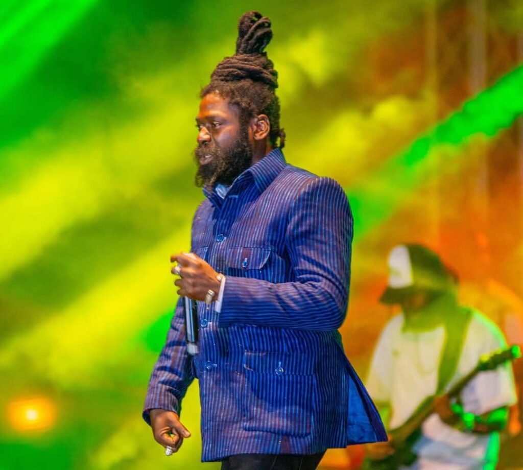 Abidjan : la prestation XXL de Takana Zion au FEMUA 17