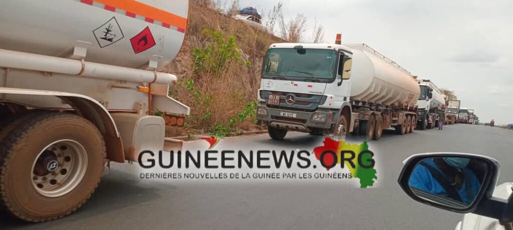 Labota/kindia : Le renversement d’un camion bloque la circulation