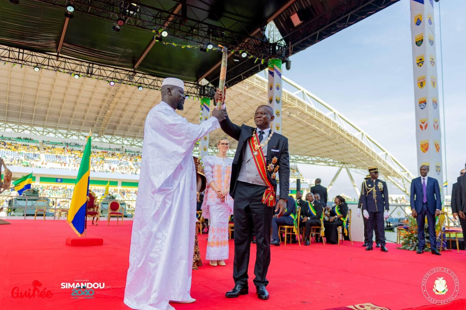 Oligui Nguema passe le flambeau au général Doumbouya : ‘’Moi, j’ai refondé mon pays…la seule personne que je vois faire la même chose, c’est vous’’