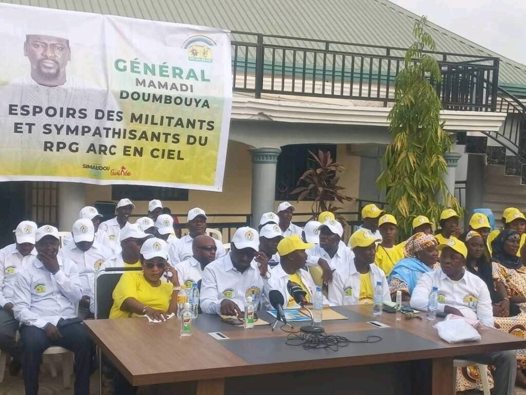 Des cadres du RPG font défection et annoncent leur soutien à ‘’la candidature du général Doumbouya’’ à la présidentielle