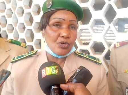 Première femme générale en Guinée, la gouverneure M’Mahawa Sylla encourage les candidates au Bac : ‘’Quand on veut, on peut’’