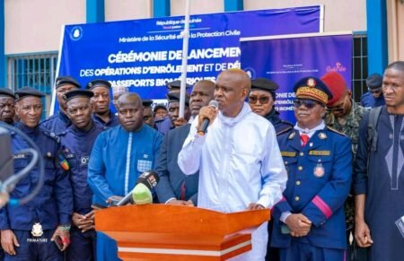 Le ministre Bachir Diallo : “l’obtention du passeport biométrique à l’intérieur du pays n’est plus une éventualité, mais une réalité”