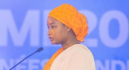 Lutte contre les plastiques à usage unique : la ministre Djami Diallo lance un appel aux opérateurs économiques et aux industriels