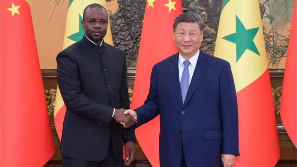 Xi Jinping rencontre le Premier ministre sénégalais Ousmane Sonko