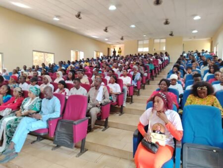 Des étudiants guinéens au cœur du Salon des stages organisé par l’Institut français de Guinée