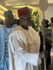 Culture : bicéphalisme à la tête du djélitomba national