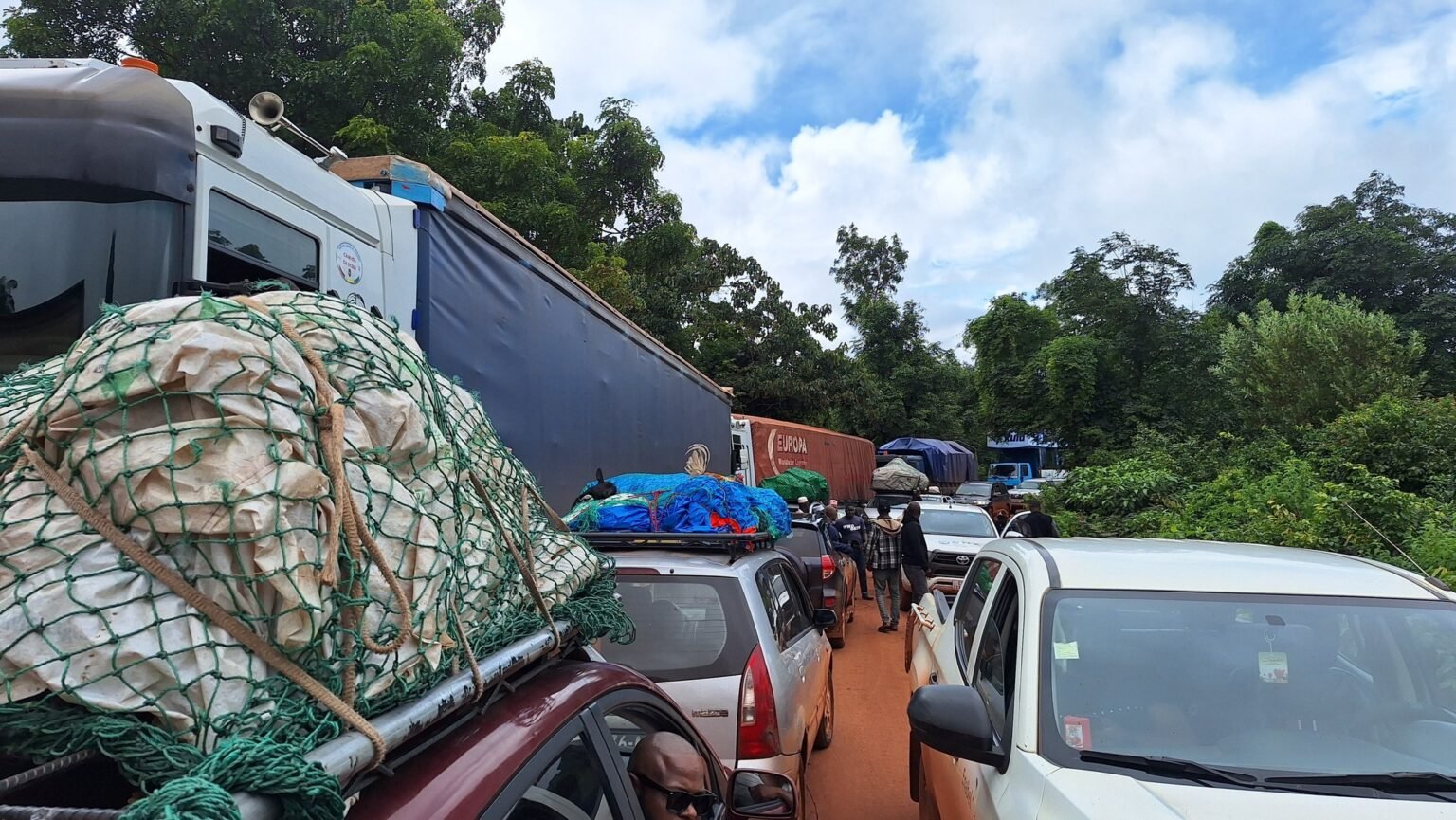 Mamou-Dalaba : la route bloquée depuis 72h, des usagers interpellent l’Etat