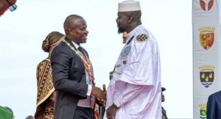 Guinée : Oligui Nguema salue la victoire du “Oui” au référendum et félicite Mamadi Doumbouya