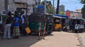 Conakry : De longues files se forment devant certaines stations (constats)