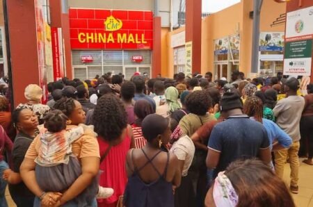 Ruée vers China Mall: entre enthousiasme populaire et interrogation sur la concurrence