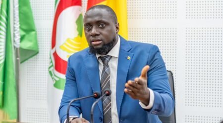 Mory Condé dénonce une ‘’occupation désordonnée du sol’’ en Guinée : ‘’Des familles sont contraintes de quitter leur foyer’’